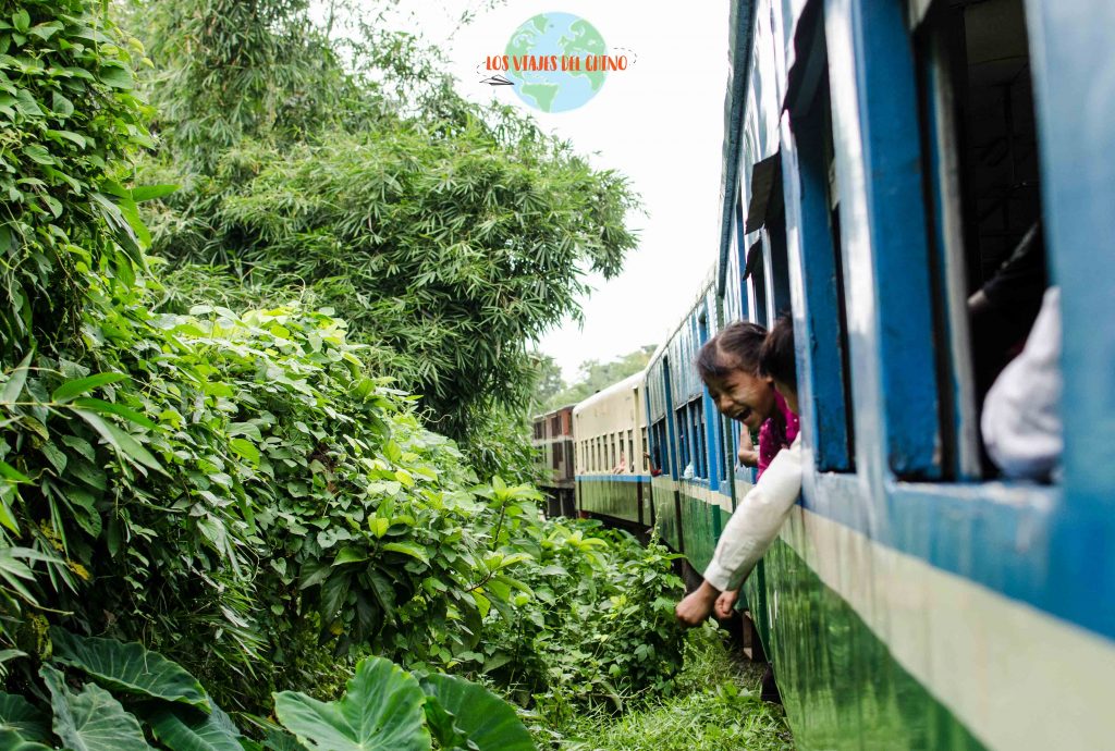 recorrido en tren de Yangón