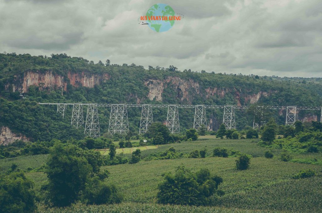 Recorriendo Myanmar en tren