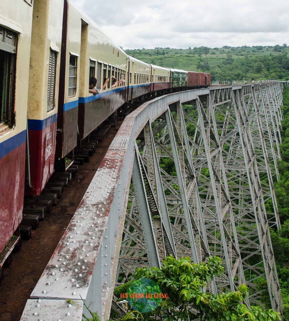 Recorriendo Myanmar en tren